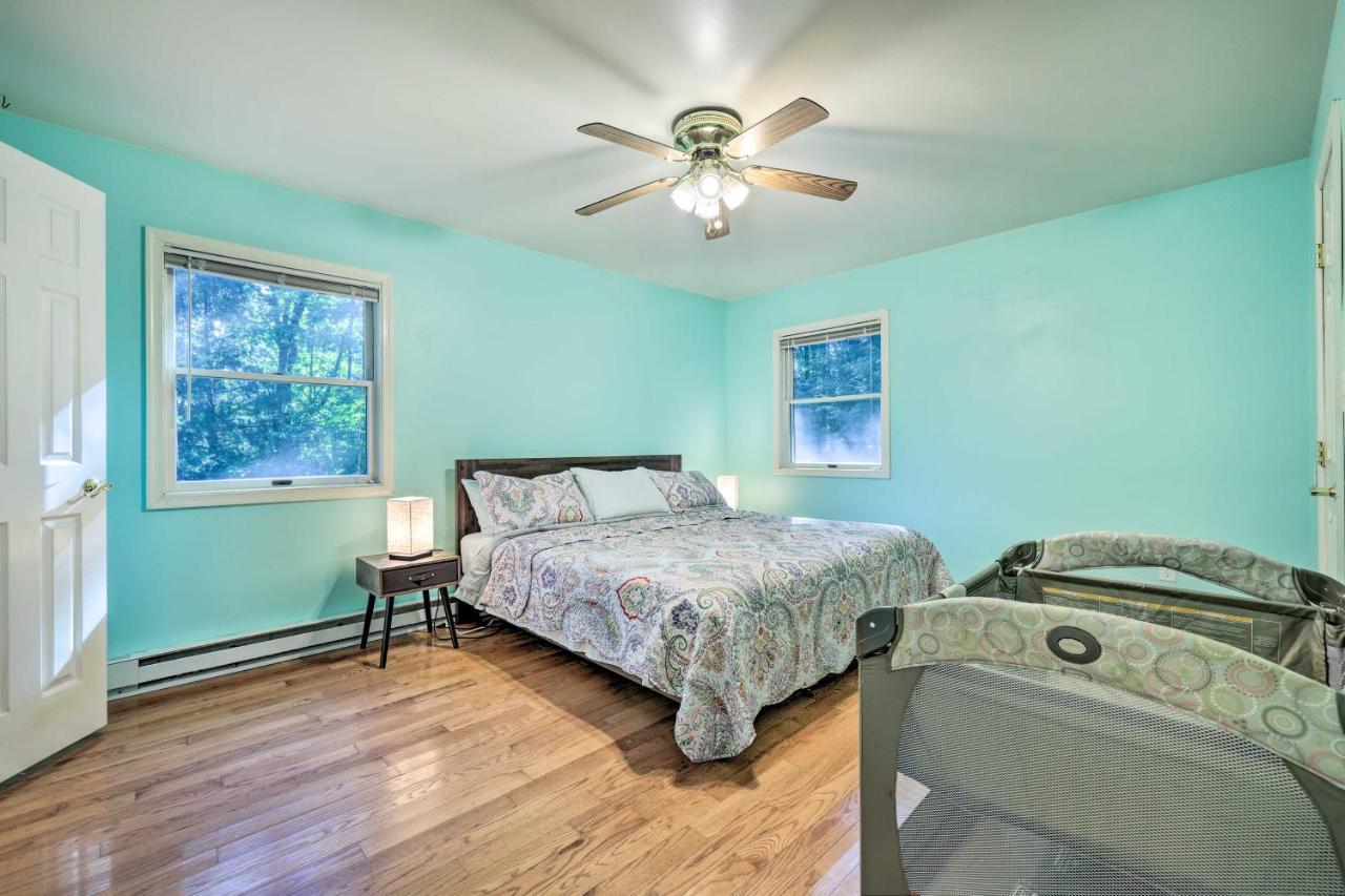 Hideout In Poconos With Private Hot Tub! Stroudsburg