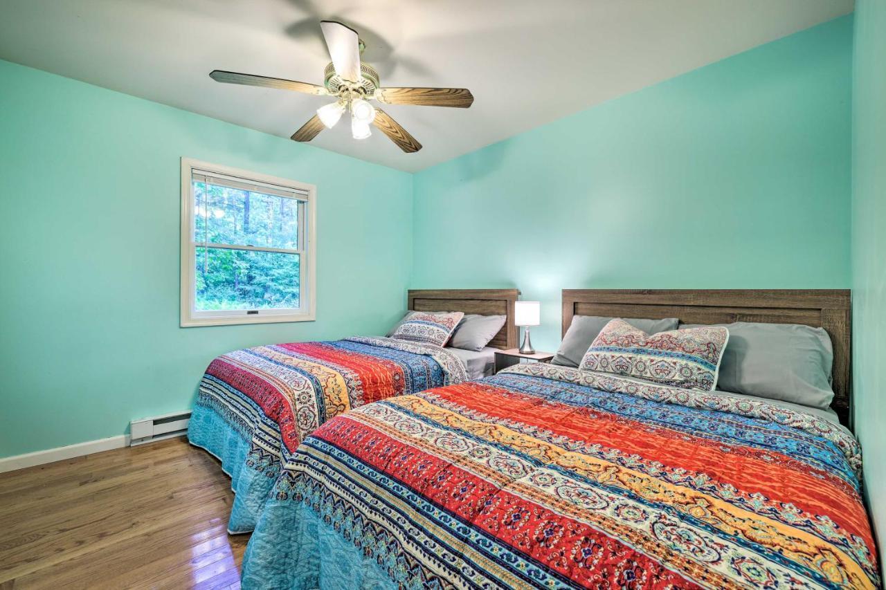 Hideout In Poconos With Private Hot Tub! Holiday home Stroudsburg